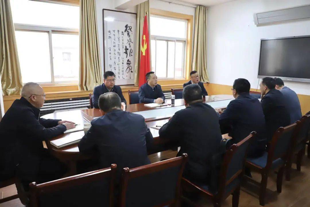 (记者管秋勇 王继明)3月17日,县委书记王新强深入鸳鸯镇调研鸳鸯马力