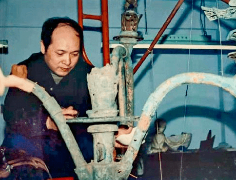 这些知识与技艺培训,让杨晓邬学习到青铜器修复专业