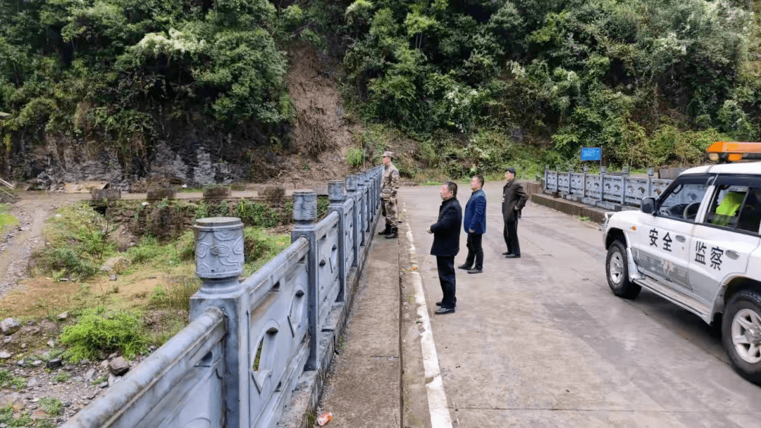 塘坊镇抓实五个到位做好暴雨防范工作