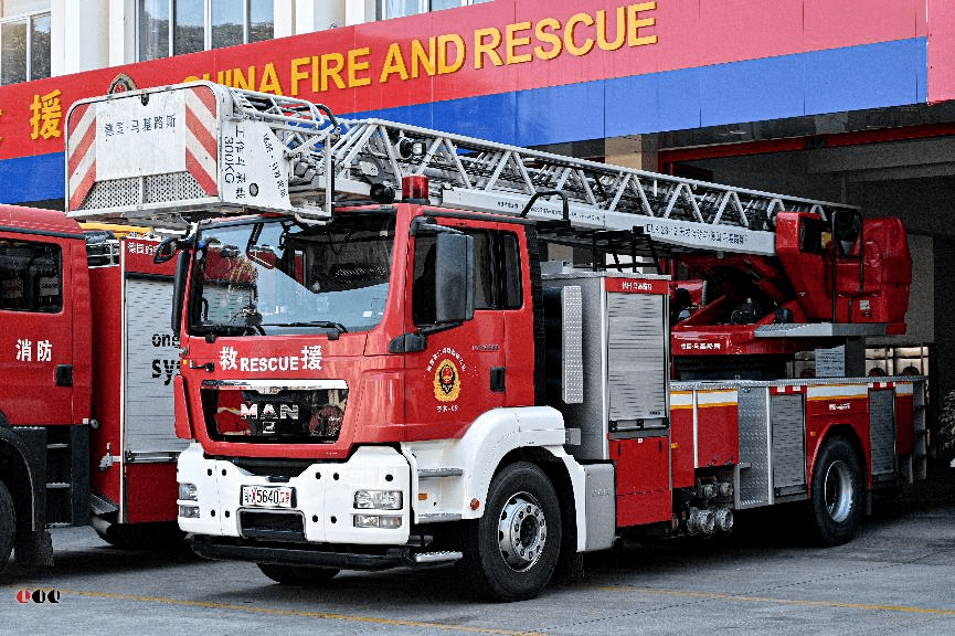 曾亮相2013北京消防展 详拍曼恩tgs底盘马基路斯dlk23-12云梯消防车