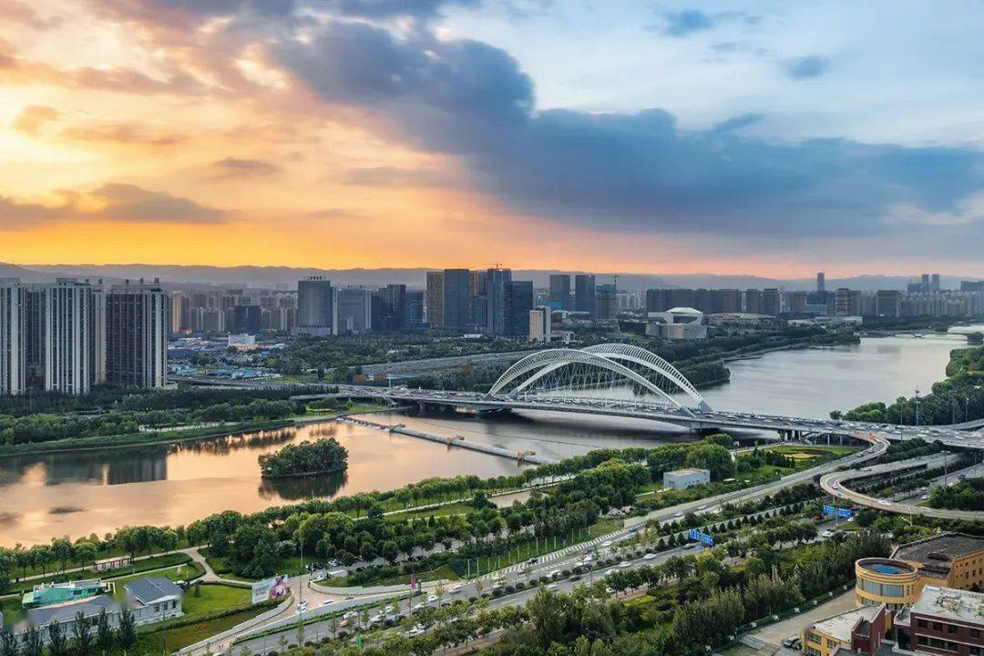 太原市南中环桥建成于2010年10月,是太原市区横跨汾河主干道的第7座