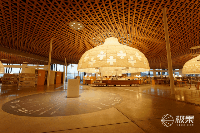 索尼最轻F4恒定光圈电动变焦镜头FE PZ 16-35mm F4 G发布