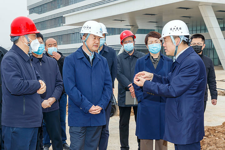 晋城:市长薛明耀调研城建工程​