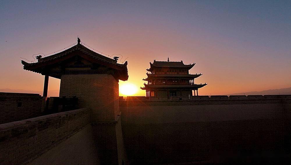 《甘肅行》夕陽下的嘉峪關暮色_落日_城樓_雄關