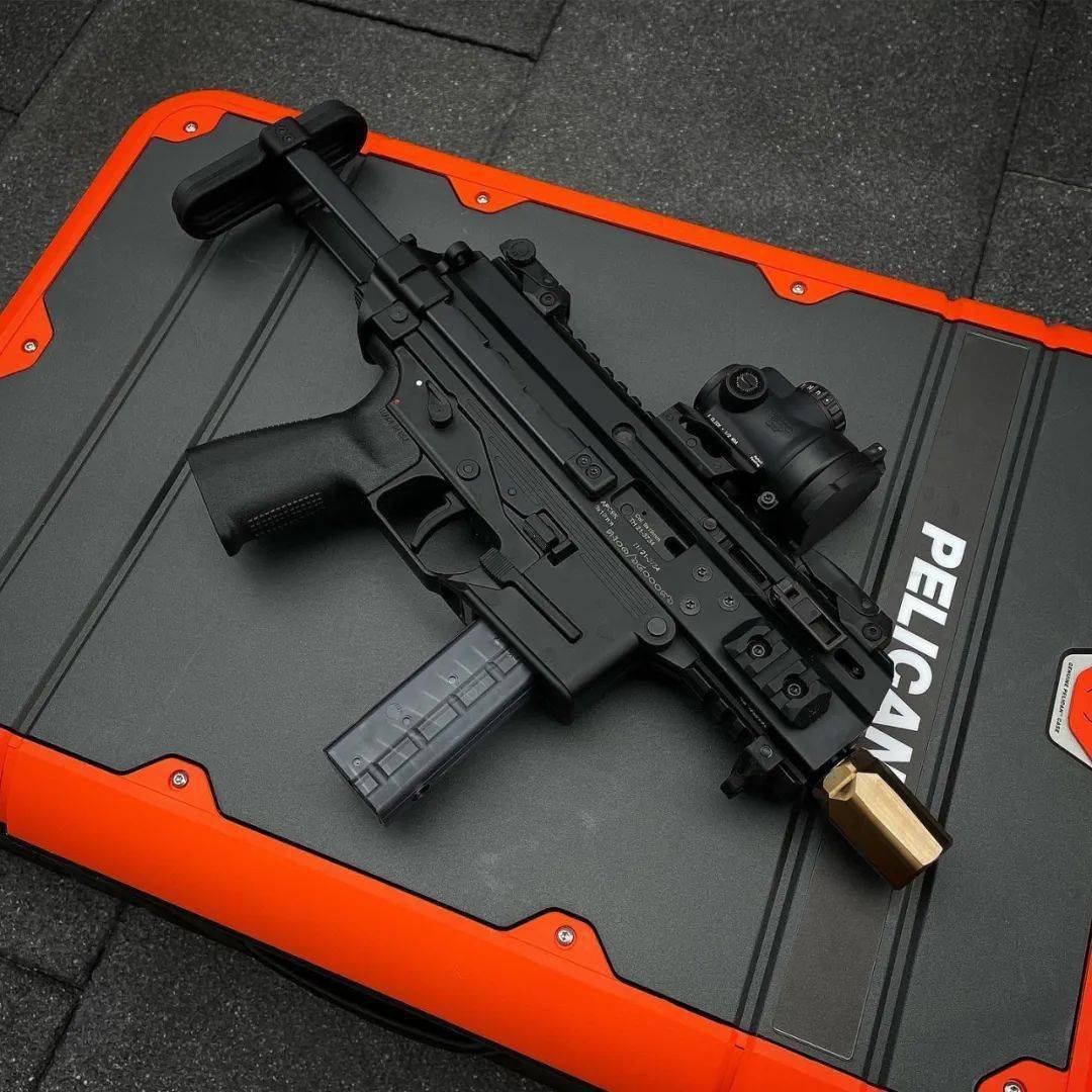 q版利器瑞士bt公司apc9系列冲锋枪手枪图集