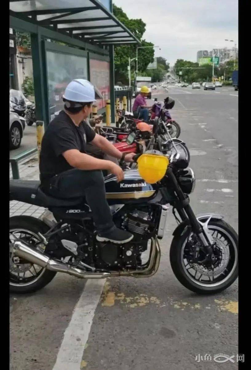 厦门的拆迁户都闲不住又自谋职业了现在骑摩的拉客的都这么壕吗