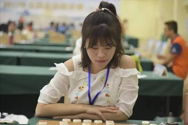 安华象棋讲解美女简介图片