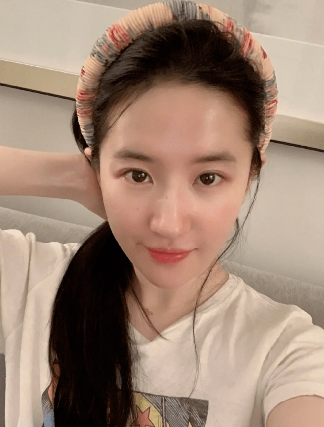 皮毛你今天与素颜和解了吗？甄嬛微笑脸.jpg