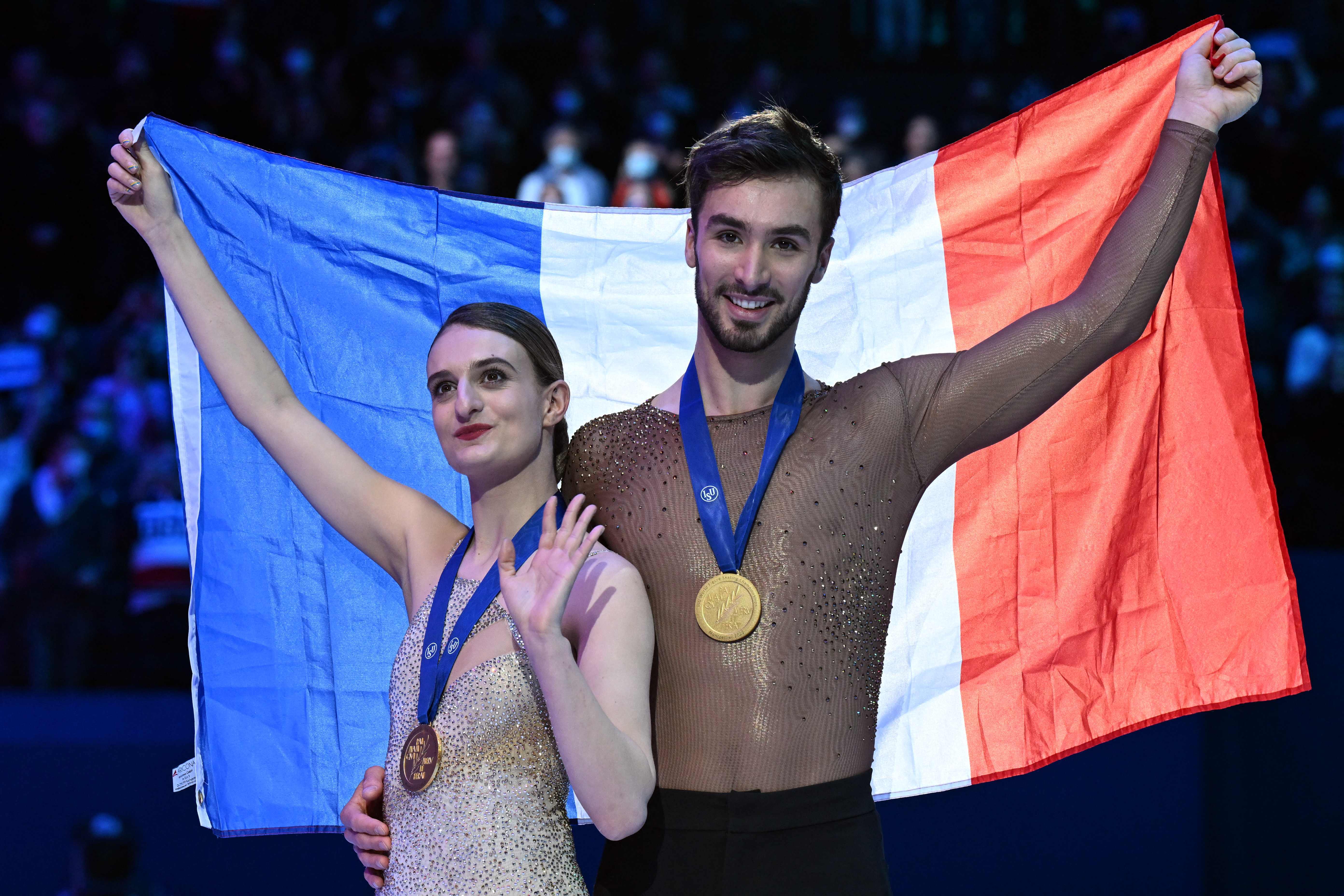 颁奖仪式|花样滑冰——世锦赛：法国组合帕帕达吉斯/西泽龙冰舞夺冠