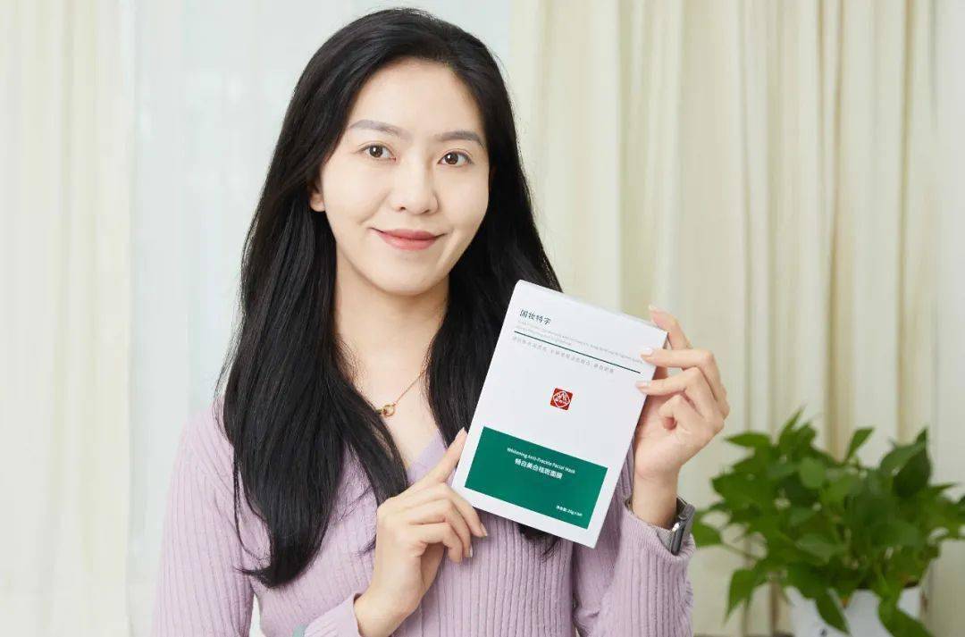 斑疹太神奇了!睡前花15分钟做这事,“色斑”没了,人也年轻好几岁!