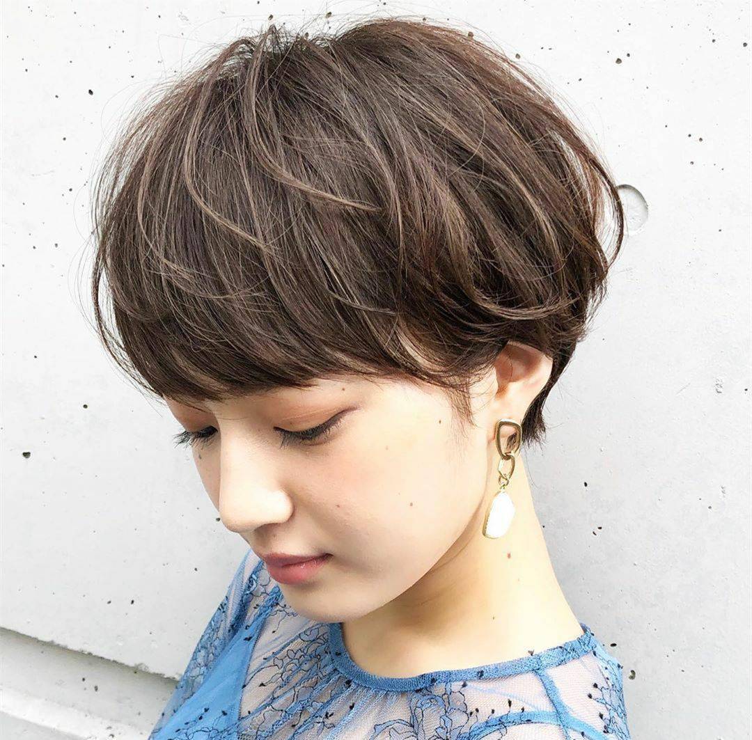 好看的露耳短发