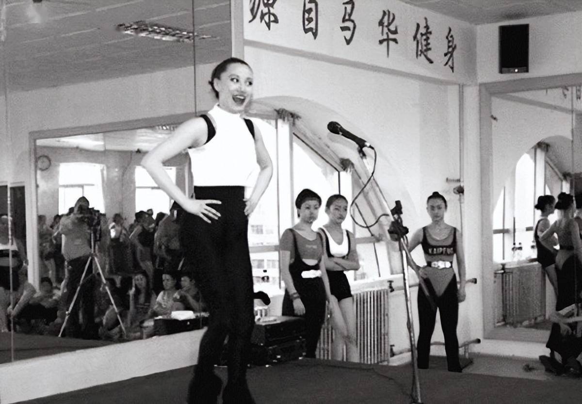 随着马华的逝去,有关专家同时给予锻炼的年轻女性几点建议:高强度的