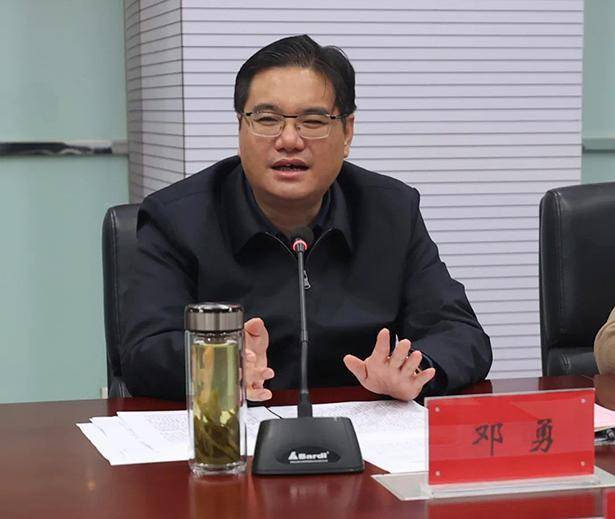 邓勇推进开发区管理体制改革并调研凹土企业疫情防控和生产经营_发展