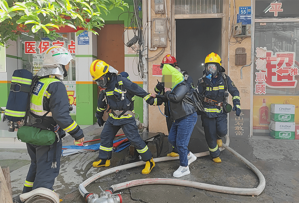 融水火灾 | 从防盗网"逃生"5人