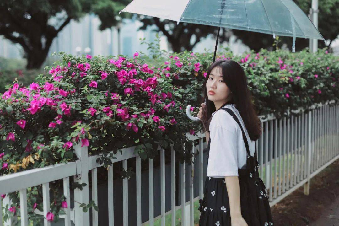 伞 拍01简单好学,欢迎站队,一起来解锁各种各样的雨伞look~91拍照