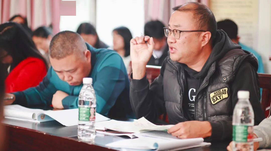 最后,月华中学谢洪校长总结表态,学校高度重视教师发展中心的反馈意见