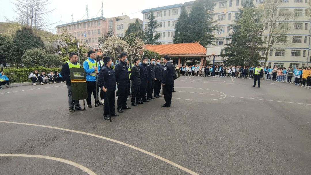 镇雄县长风中学图片