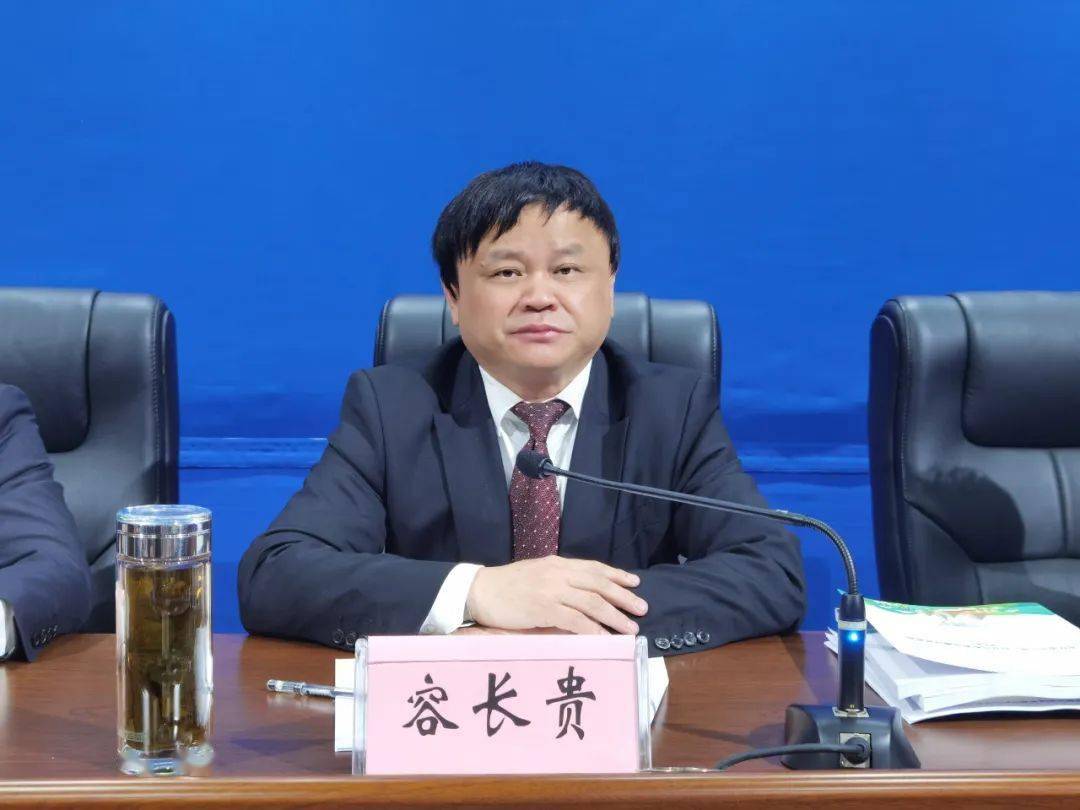 九江市人民政府副市长容长贵介绍实施城乡居住区配套设施专项行动