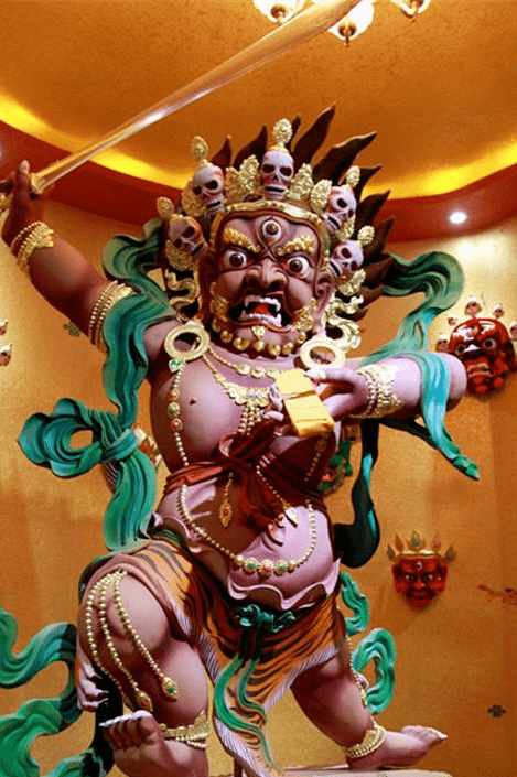 "热贡泥塑金色谷地热贡艺术是在继承西藏十三世纪重要的绘画流派勉唐