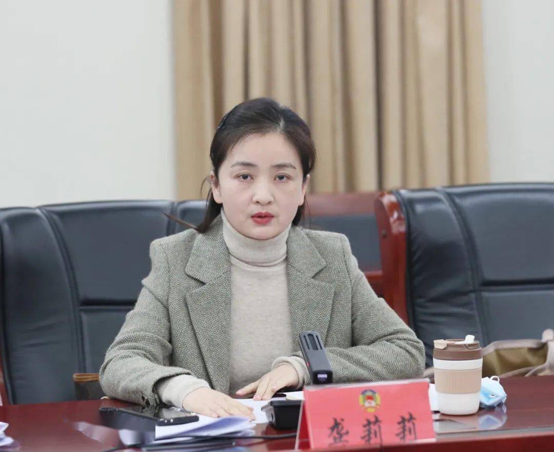 省政协委员,市艺术创作研究中心主任,民进市委副主委龚莉莉省政协委员