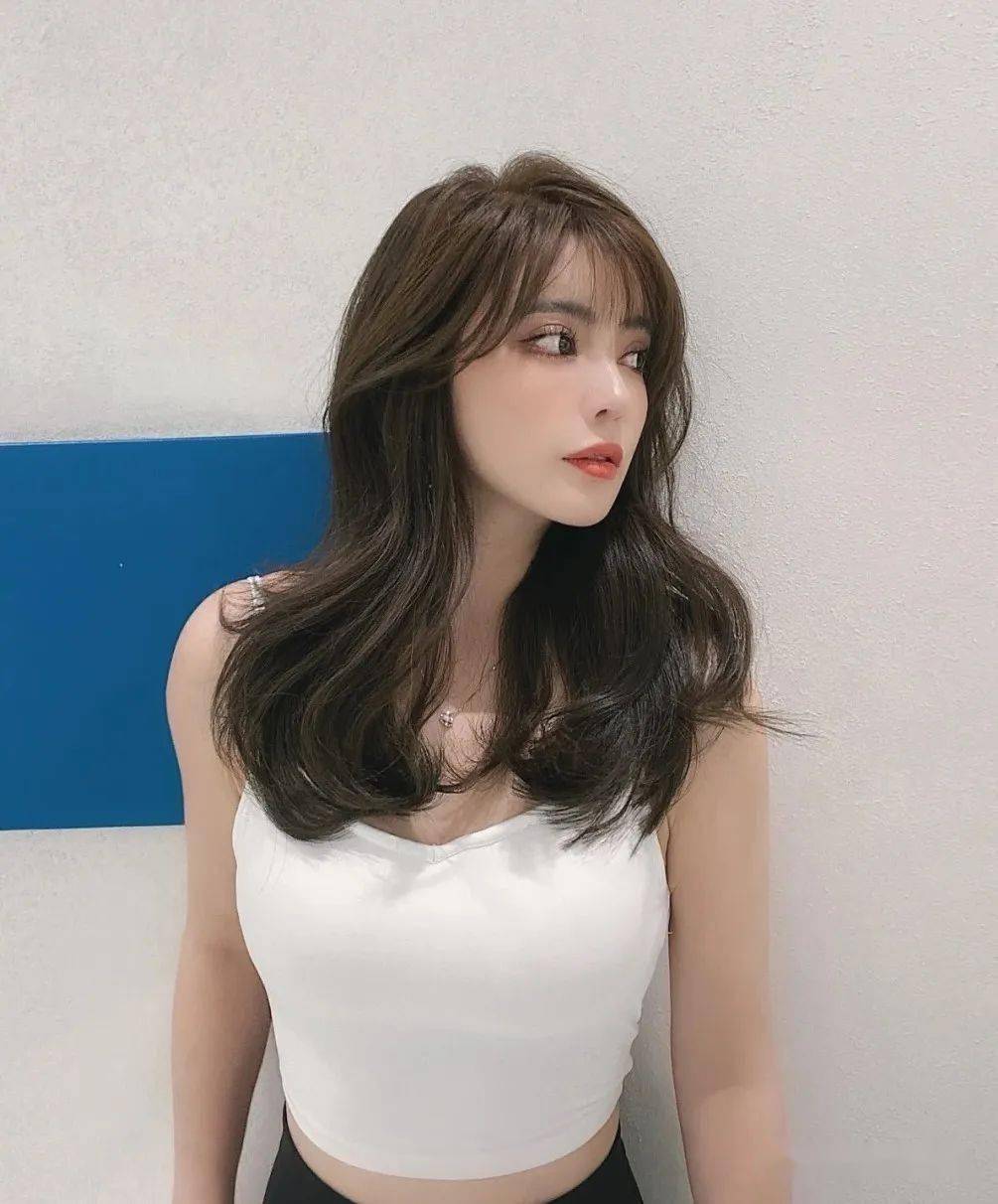 2022流行纯欲风"烫型不烫卷",氛围感满满_发型_气质_自然