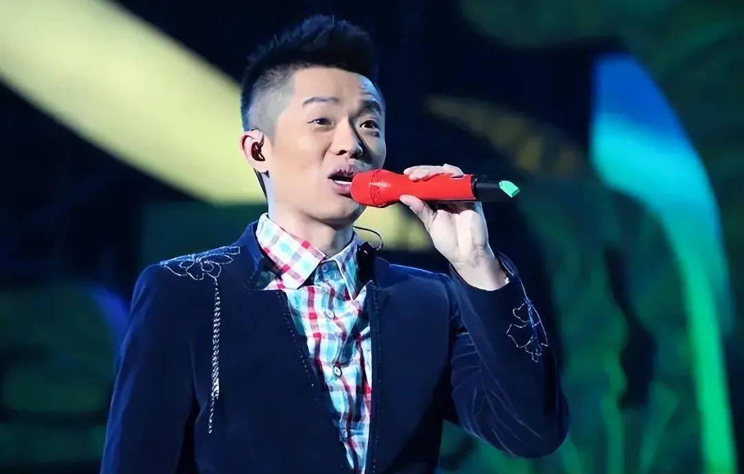 凤凰传奇:从草根到顶流,成名23年坚持五五分账,最后却没成夫妻_曾毅