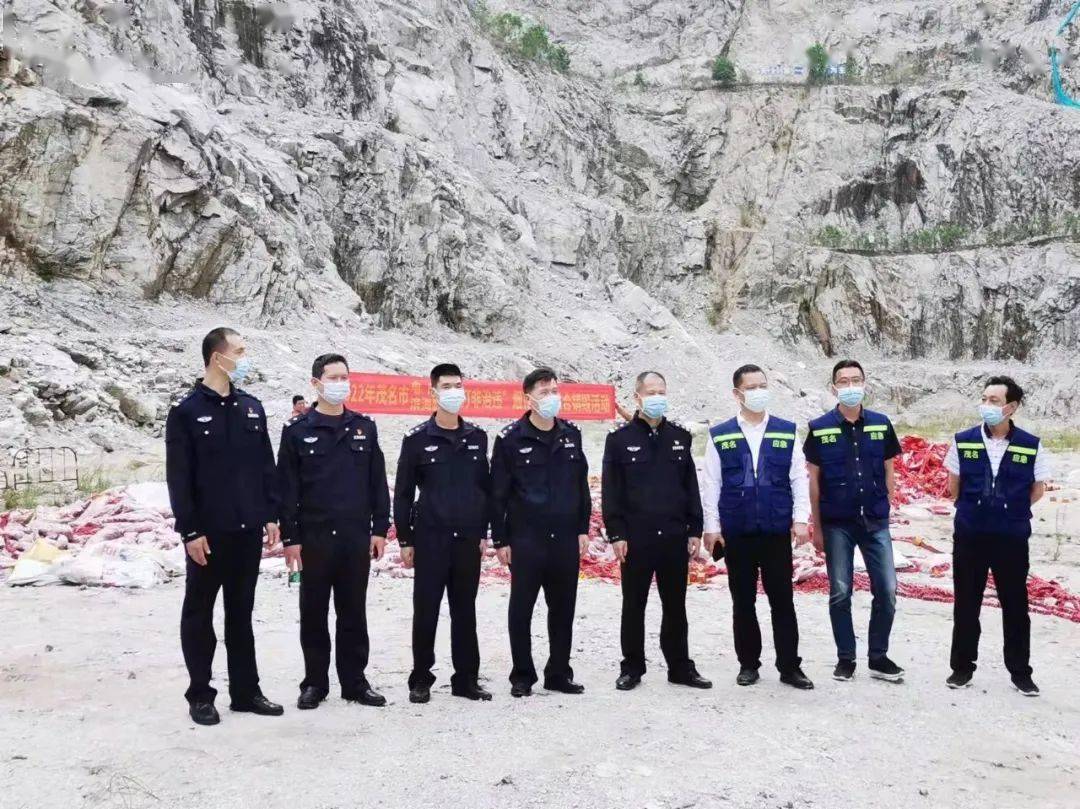 观珠销毁一批烟花爆竹