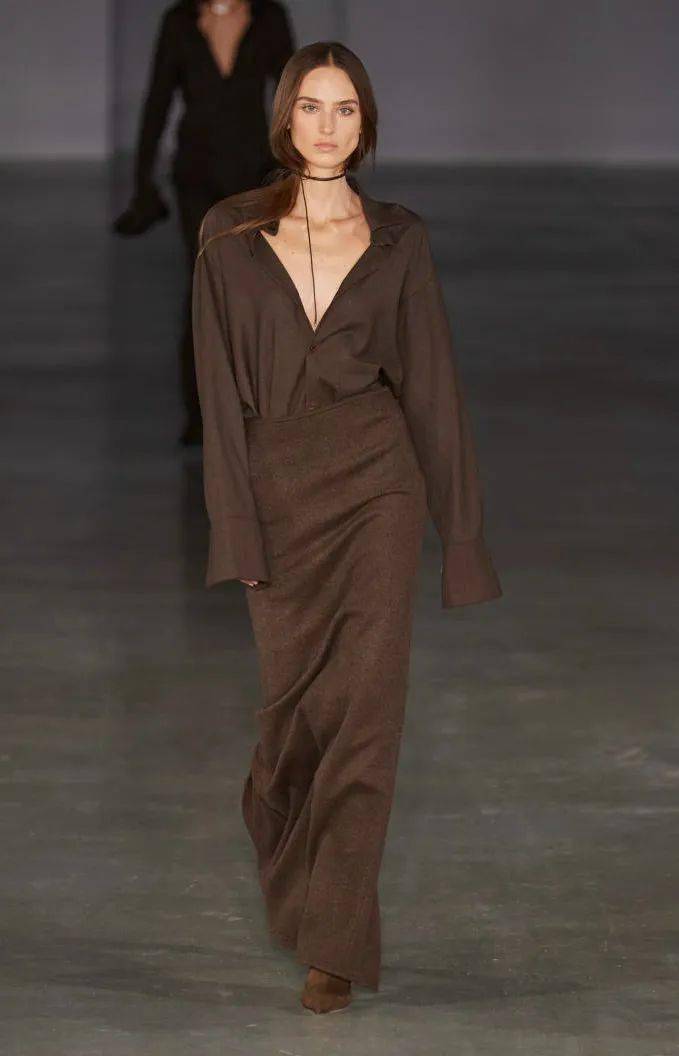 2022秋冬女装流行色t台分析最喜欢第3个