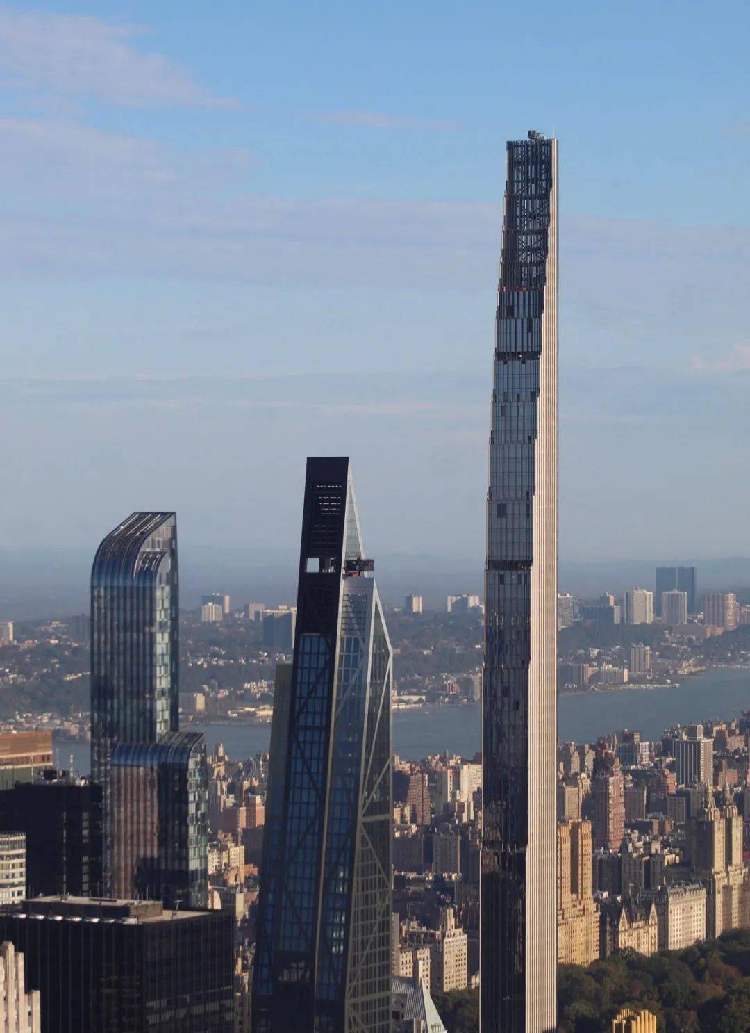 全球最细摩天大楼正式竣工662㎡顶层复式4亿一套