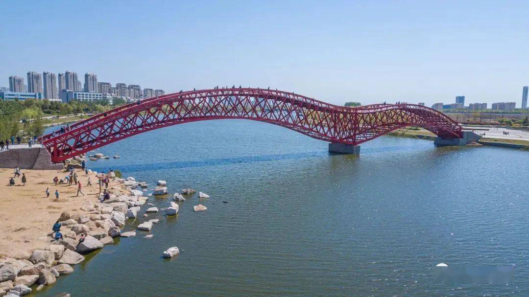 胶州人来如意湖公园踏青与春天撞个满怀