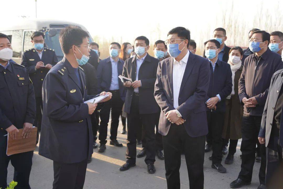 故城县委书记王立峰就疫情防控人居环境整治等工作进行晨练办