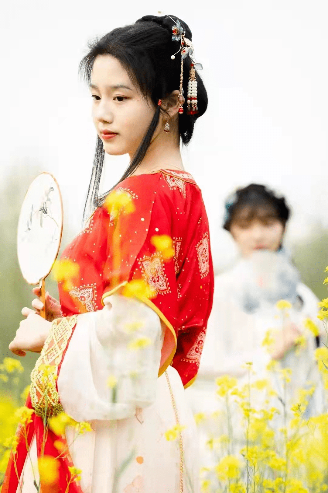 上巳节着汉服佳人才子游园寻春镌刻西大满庭好景