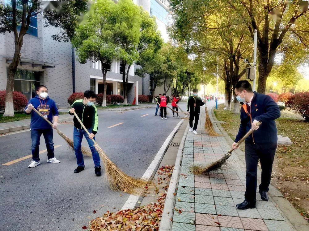 同心抗疫江蘇省無錫技師學院疫塵不染綻放一抹志願紅