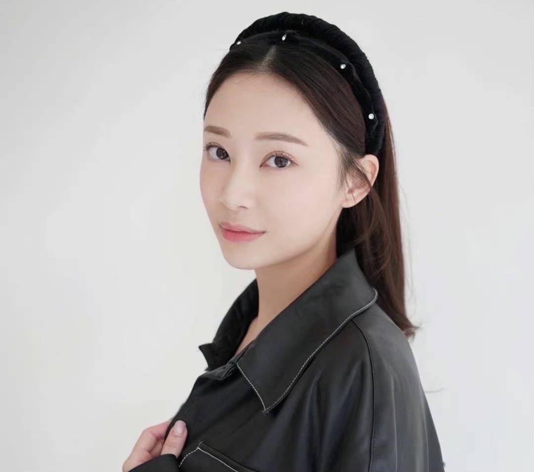 叶蒨文终于迎来了她的代表作品,那就是在王牌处境剧《爱回家之开心