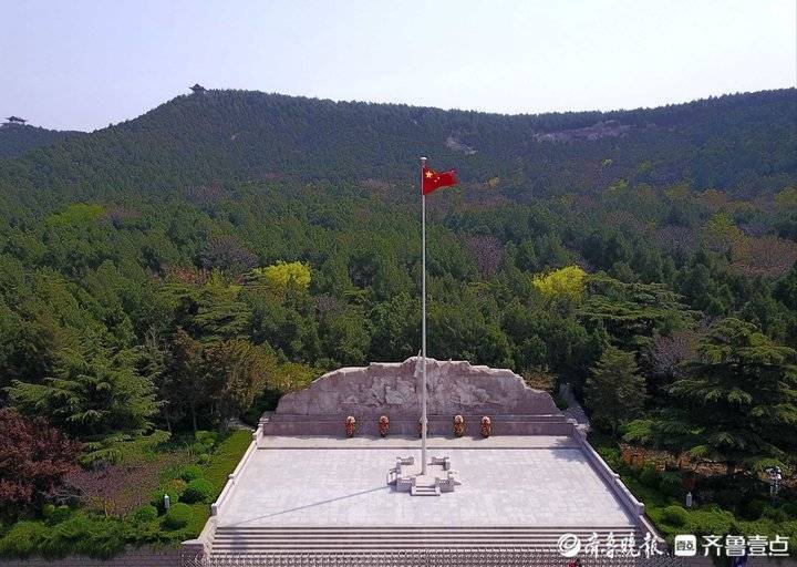 清明节济南英雄山革命烈士陵园安静肃穆