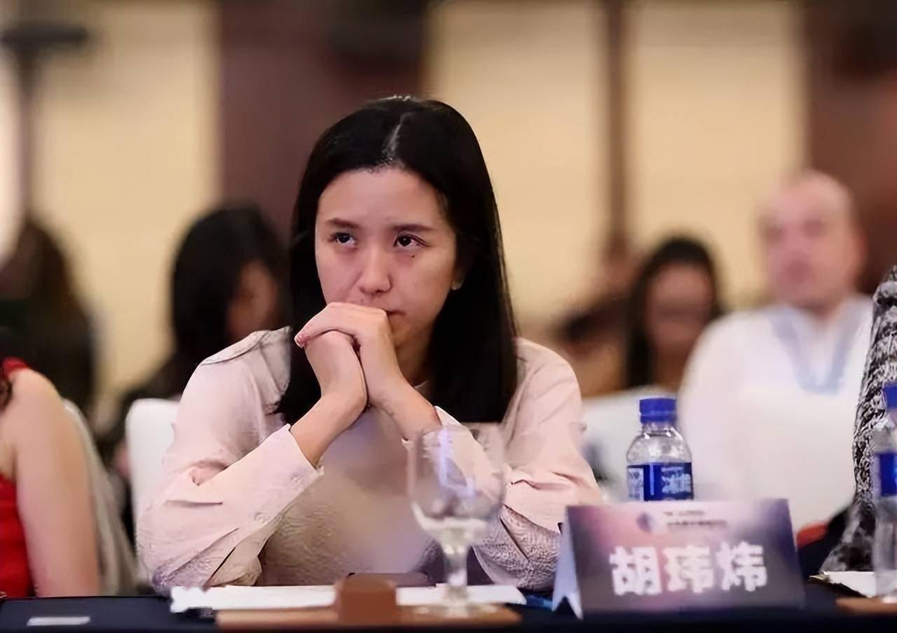 80后摩拜美女总裁胡玮炜烂摊子甩美团套现15亿如今怎样