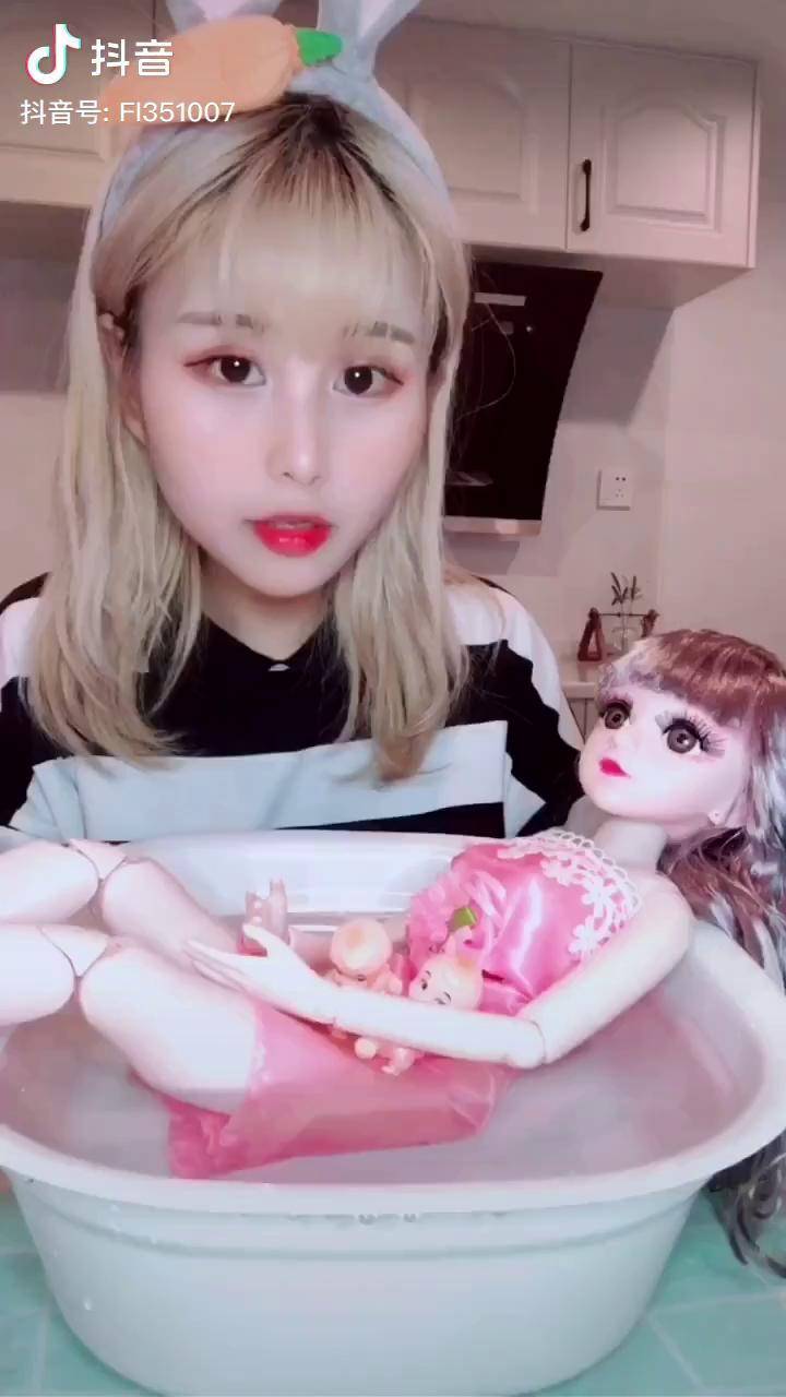 孕妇芭比真的生了而且还是双胞胎