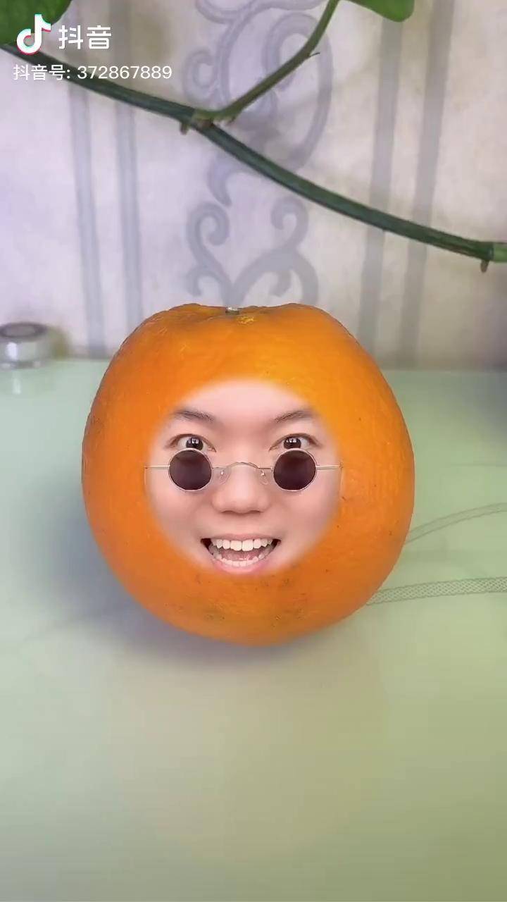 今天我是一个大橙子吃货逗你玩沙雕视频会说话的水果