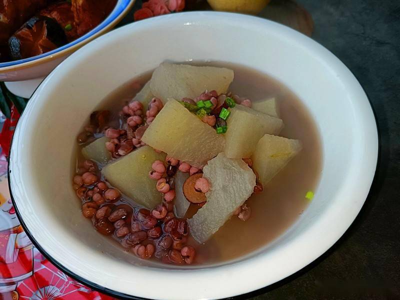 建议:春天多用红豆冬瓜一起煮,分享给朋友和家人,早懂早受益