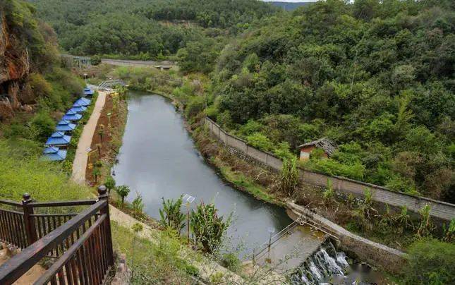 红石岩水库一湖清泉润三地