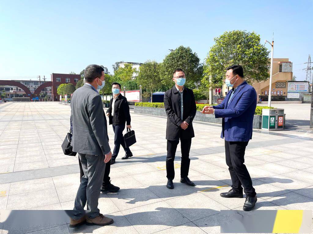 大安区政府副区长徐升到江姐中学检查疫情防控与校园安全工作