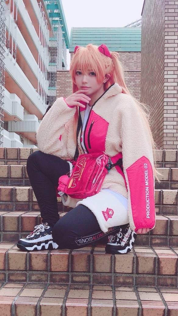 coser们的多版本明日香喜爱胶衣好身材尽收眼底