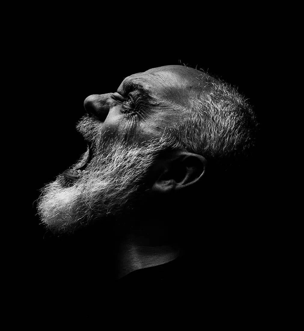 摄影师镜头中透视灵魂的黑白肖像