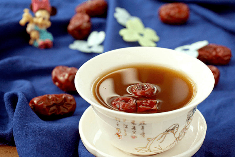 黄芪红枣茶每天喝一杯健康又长寿医生天天都在喝