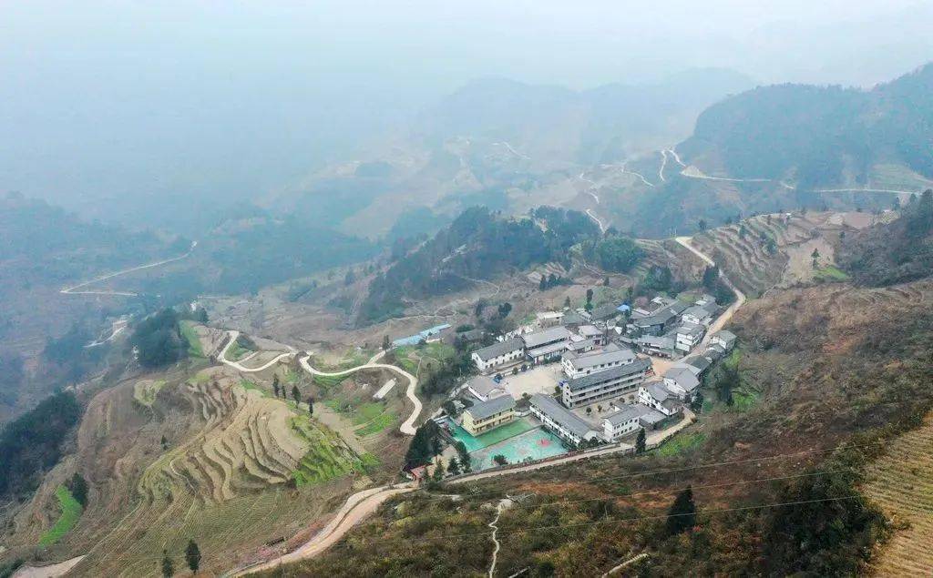 大修靠项目小养靠群众道真桃源乡农村公路养护有新招