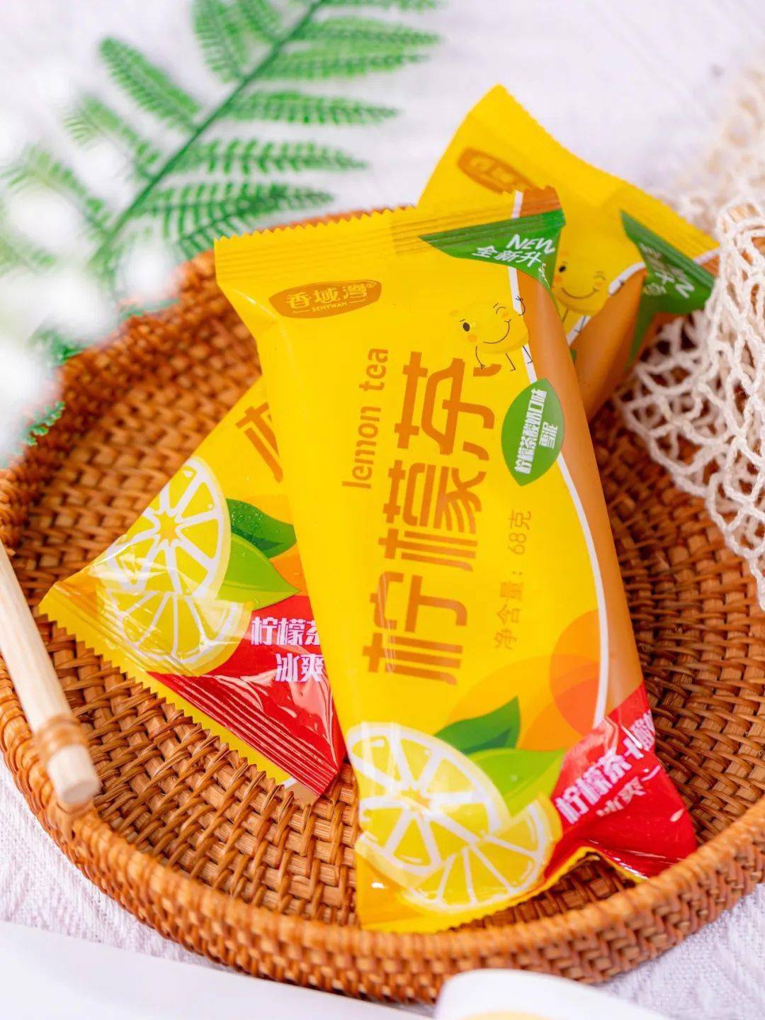 原来它不是冰红茶现在竟然买不到冰红茶棒冰了,它真的超好吃.