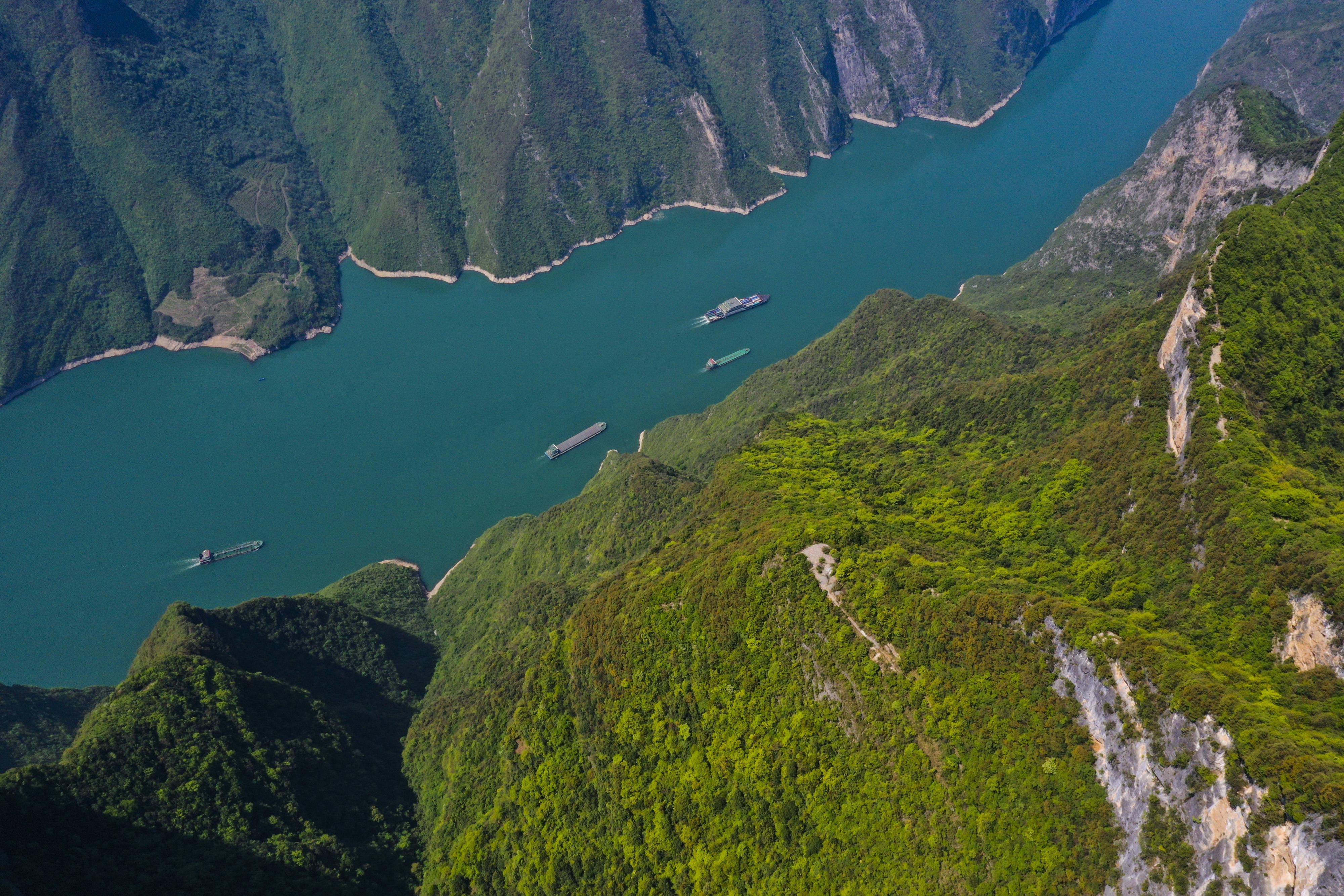 长江三峡第一峡水清岸美