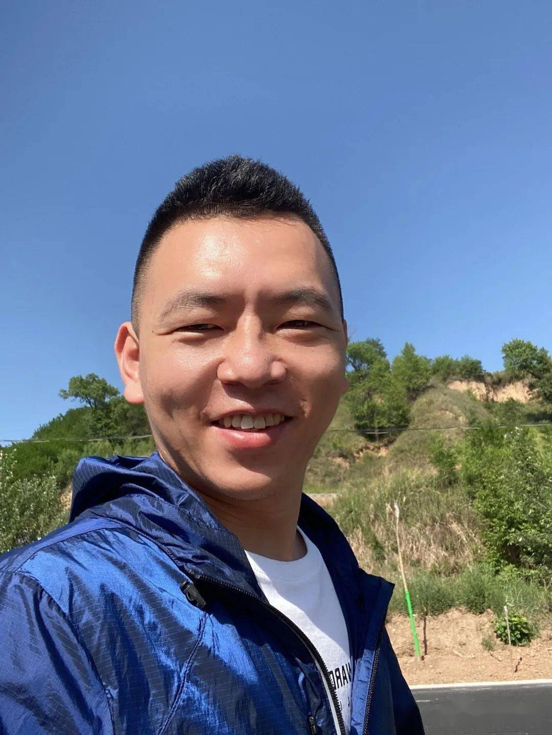 作者简介:牛鹏飞,陕西榆林人,爱好小说,散文,随笔写作,作品见于《文学