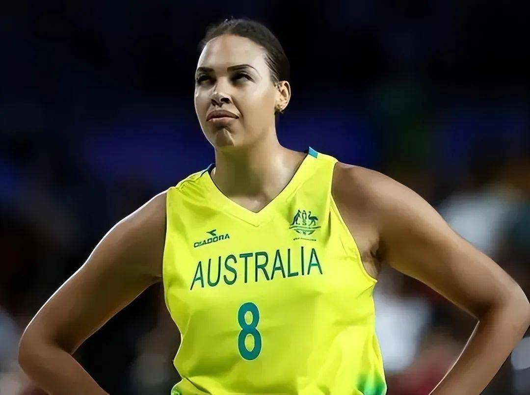 篮球美女和nba伊巴卡做饭前者曾加入成人行业球迷直呼太般配