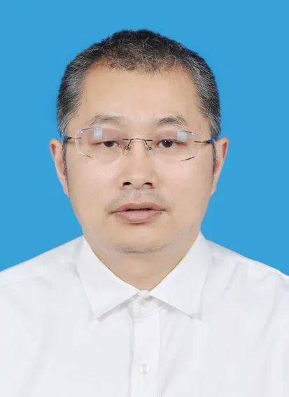 开化县崇化中学校长詹启辉